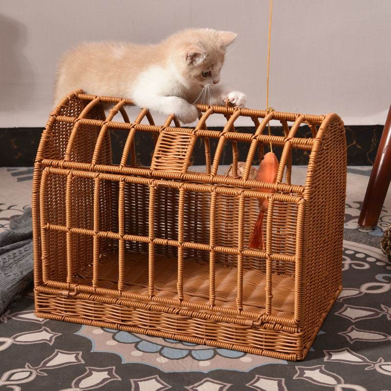 Vine woven hand-held cat cage